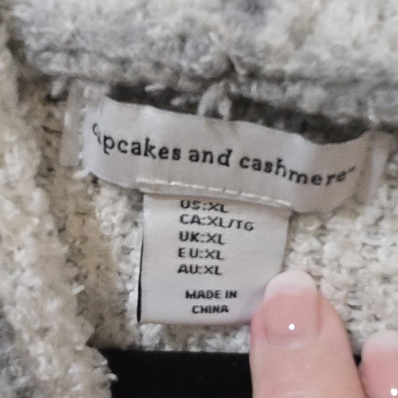 NWOT!! Cupcakes & Cashmere Skull Hoodie - Picture 6 of 6